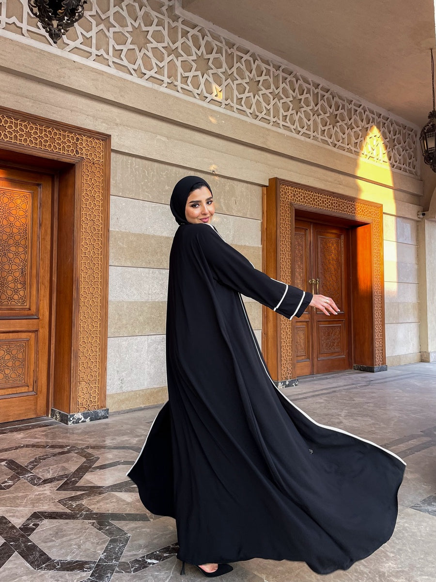 عباية كلاسيكية أنيقة