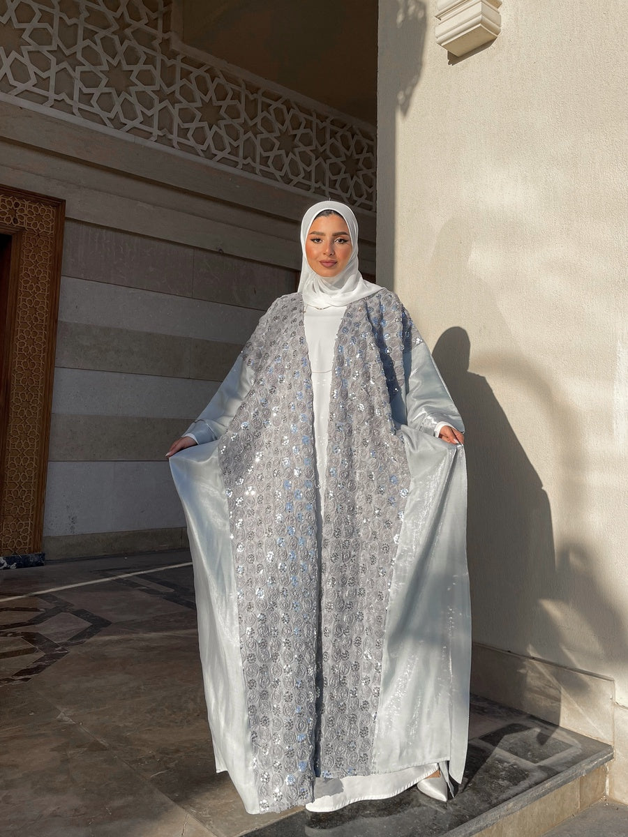 عناق دافئ
