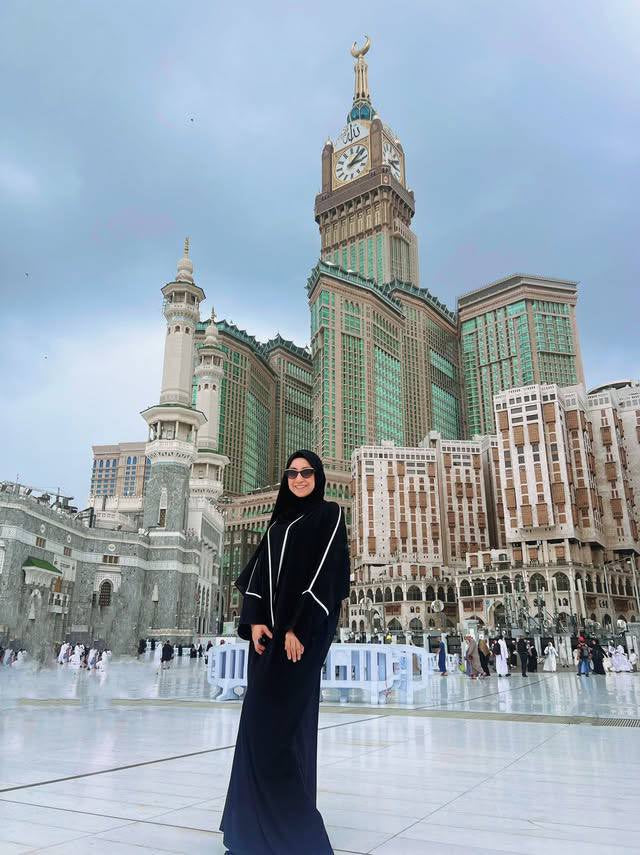 عباية كلاسيكية أنيقة