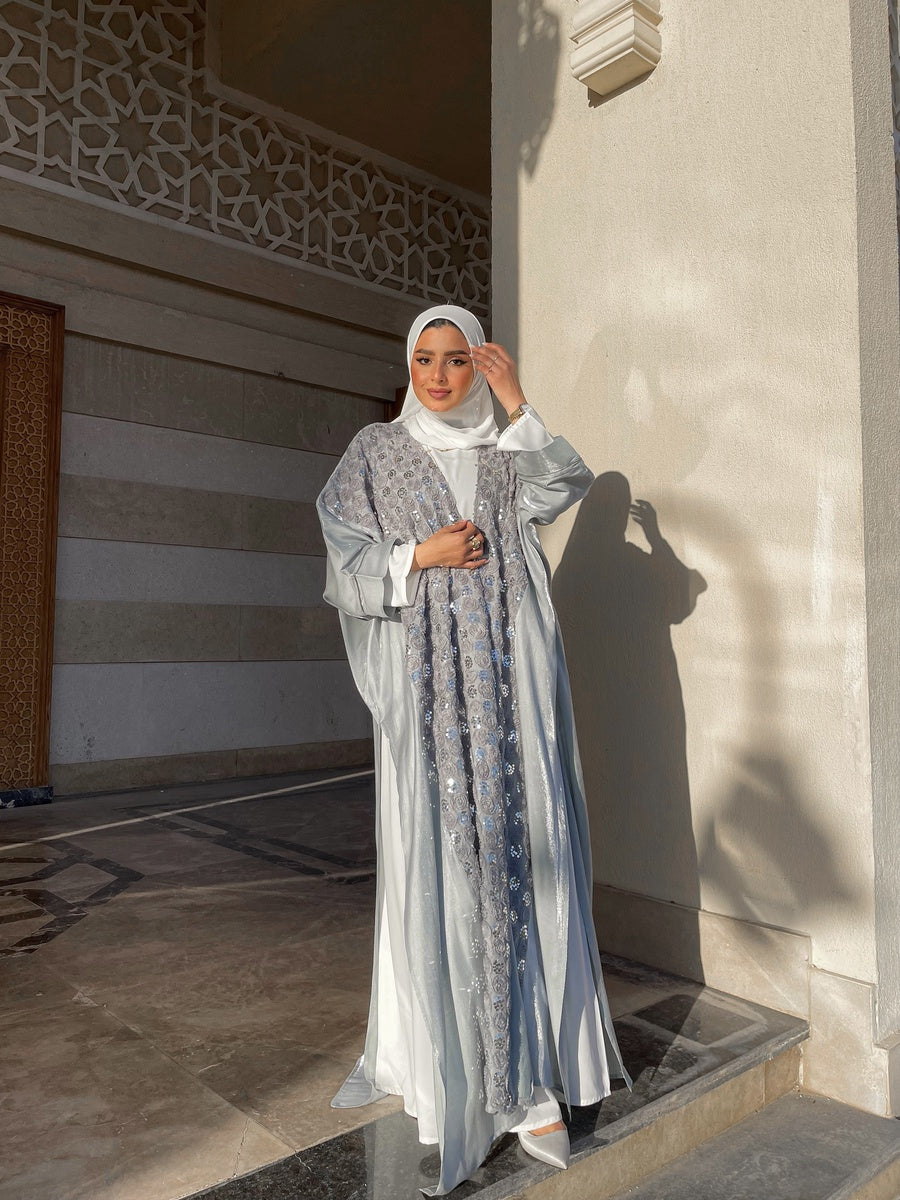عناق دافئ