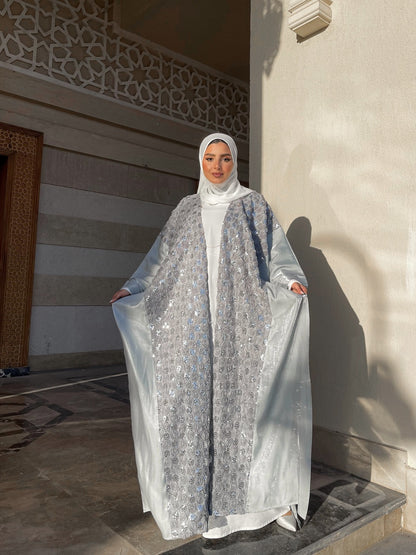 عناق دافئ