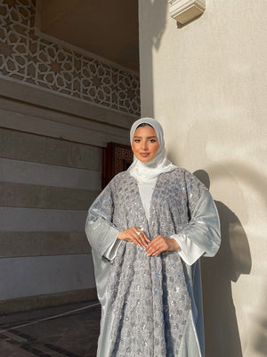 عناق دافئ