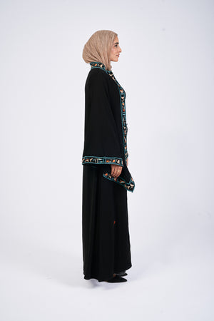 أبيض × أسود