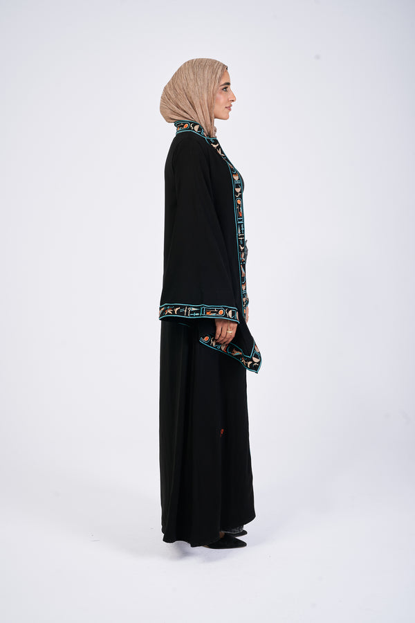 أبيض × أسود