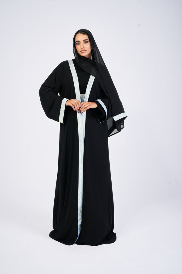 أبيض × أسود