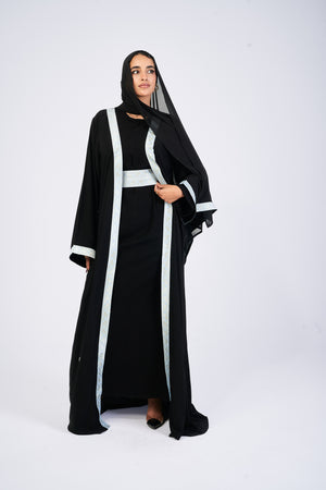 أبيض × أسود