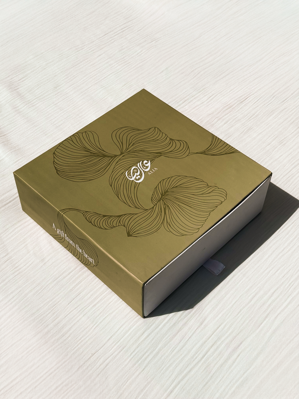 Alia Gift Box — Box & Card Inside